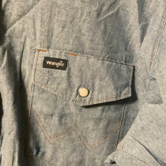 Wrangler Classic Denim Shirt - Picture 2 of 5